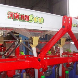 库存乡哈哈多功能小麦播种机