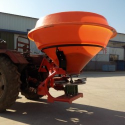 供禹城亚泰CDR-600大播幅撒肥机 撒肥料的机子 施肥机械 铁桶撒播机