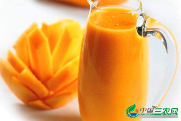 香甜凉爽芒果汁的做法 喝芒果汁的功效与作用有哪些？