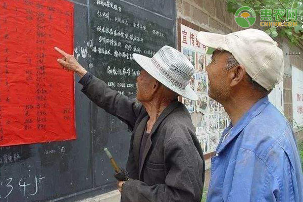 今年是全面建成小康社会的决胜之年，全国各地都在扎实推进脱贫攻坚兜底保障工作，同时，随着生活成本的提高，农村低保标准今年也有相应的增加，河北农村低保平均标准已提高至每人每年5127元。截至目前，河北省共有农村低保对象159.7万人，较2019年末增加2.2万人;全省农村低保平均标准达到5127元/人/年，平均补差标准达到3276元/人/年(273元/月)，较2019年末分别提高220元和132元。不仅是低保标准提高，对于贫困户的帮扶工作也在不断完善。一、人员清查、数据对比政府主动开展民政兜底保障人员和扶贫建档立卡人员数据比对，推动兜底保障政策精准落地。对剩余贫困人口进行集中排查。今年3月份，河北省民政厅组织力量对未纳入低保、特困范围的5216名无劳动能力贫困人员进行逐人逐户核查，落实“单人保”“刚性支出扣除”等政策，新纳入救助范围3462人。二、动态监测、应补尽补对扶贫部门防贫对象进行动态监测，将9.6万扶贫部门防贫对象作为重点，加强日常监测，对符合条件的及时纳入兜底保障范围。同时，做好扶贫系统中残疾人定期筛查，对建档立卡贫困户中的残疾人享受两项补贴情况定期进行比对检查，符合条件的及时落实相关政策，截至目前，全省贫困人口中，享受困难残疾人生活补贴20.2万人，每人每月发放补贴不低于66元;享受重度残疾人护理补贴13.4万人，每人每月发放补贴不低于60元，做到应补尽补。三、加强特殊群体关爱保护加强留守老人关爱工作，完善农村留守老年人信息台账，实现动态管理，推动建立面向城乡其他特殊困难家庭老年人的居家社区探访制度。加强困境儿童留守儿童关爱保护，对困境儿童和留守儿童进行全面排查、逐人建档立卡，将孤儿和事实无人抚养儿童补助标准由850元提高到1000元。四、就业扶贫，长效帮扶对有劳动能力的非贫困低保对象实施就业产业帮扶，落实就业救助政策，消除“零就业”家庭，落实低保就业成本扣除和渐退期政策，纳入就业专项培训计划，开展就业指导、农业发展项目帮扶等服务。
